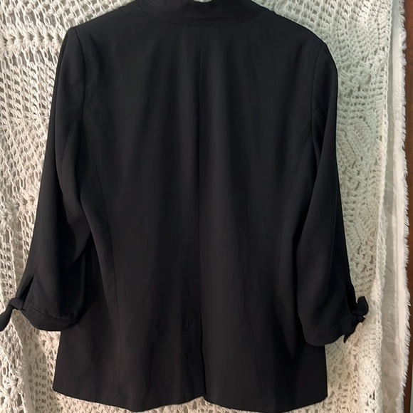 Loft lined black blazer, pretty tie at wrist detail. - Picture 5 of 5